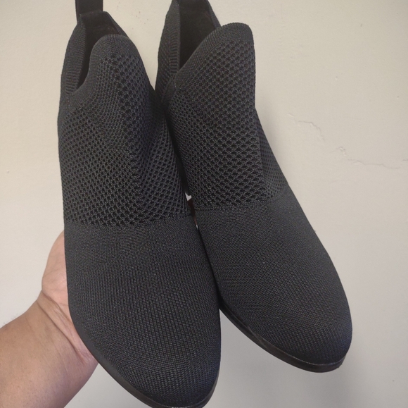 Easy Spirit Women's Black Knitted Stretch Ankle Booties Size 8.5" - Picture 2 of 10